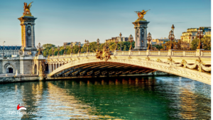 Promenade sur le Pont Alexandre lll à PARIS