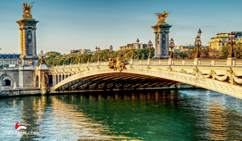 Promenade sur le Pont Alexandre lll à PARIS